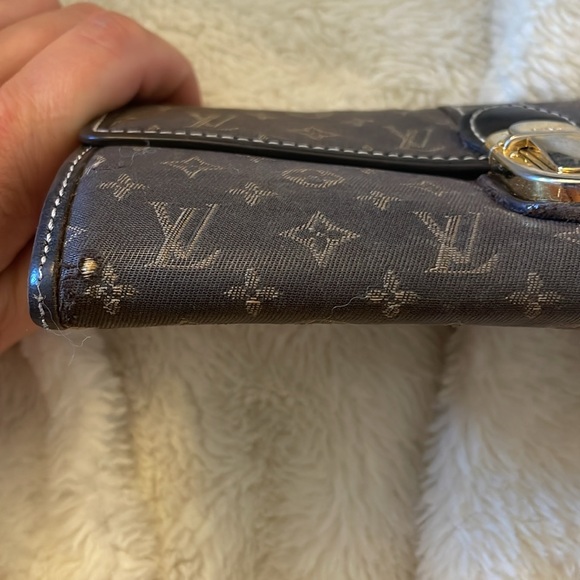 Louis Vuitton min lin pattern Sarah wallet EUC - Picture 10 of 11